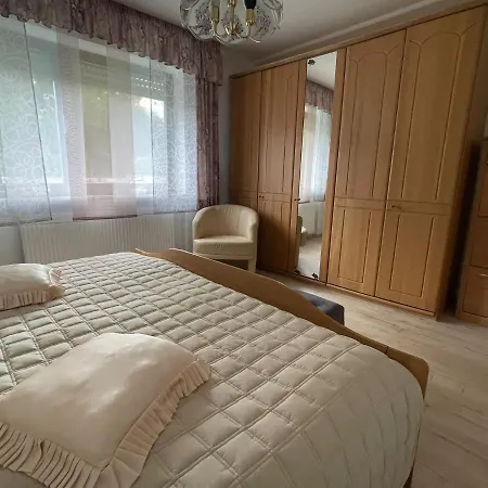 Apartment Haus Aurora - Im Gruenen, Zentral Gelegen Zweibruecken